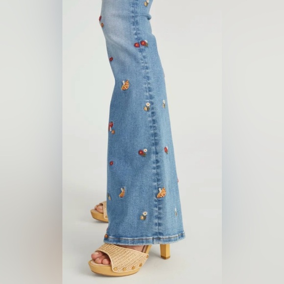 Driftwood Farrah x Wonderland Embroidered Flare Leg Jeans Size 25 NWT - Picture 3 of 14